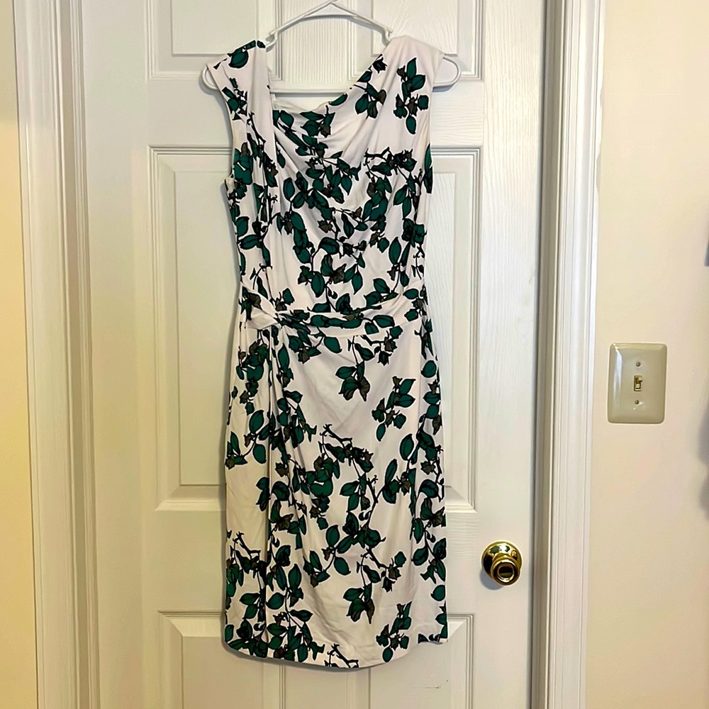 Gorgeous formal/business dress.